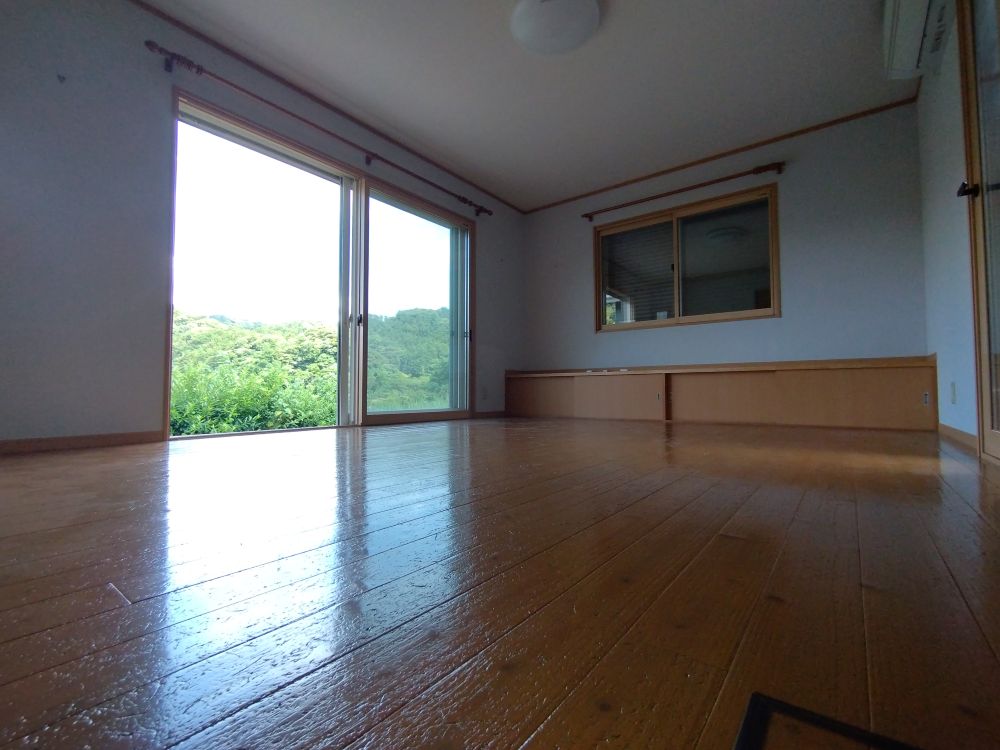 南側の洋室