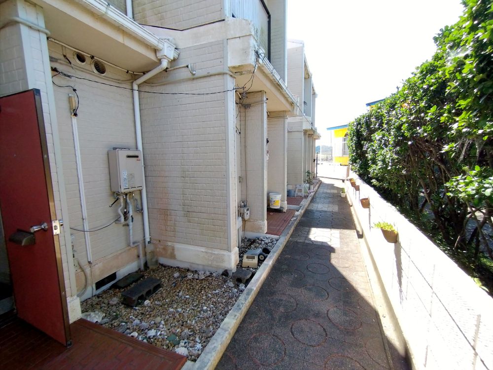 入口からのアプローチ